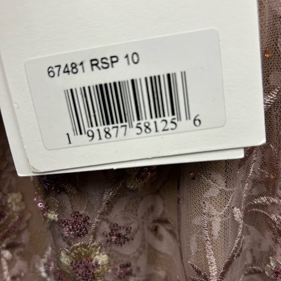 Mac Duggal 67481 NWT FLORAL EMBELLISHED SLEEVELESS PLUNGE NECKLINE - Picture 12 of 14